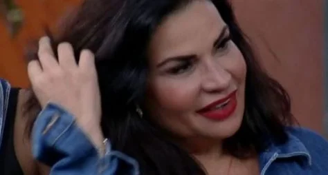 Solange Gomes, participante do Ilha Record, revela desejo de ser apresentadora