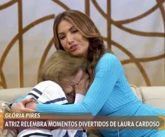 Aos 95 anos, Laura Cardoso chora com homenagens