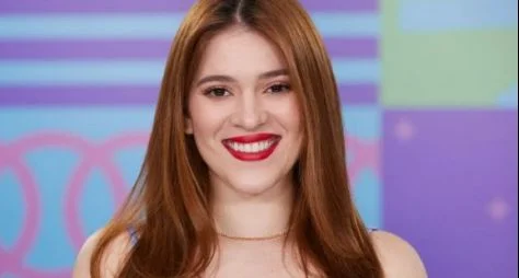 Ana Clara Lima substitui Marcos Mion e assume a apresentação do "Túnel do Amor"