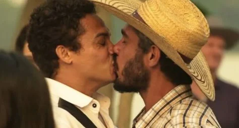 Globo exibe beijo gay no último capítulo de "Pantanal"