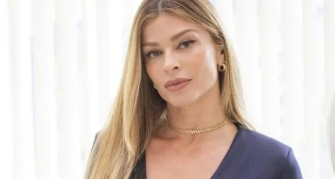 Grazi Massafera revela que foi desafiada por diretor na cena do flagrante em "Travessia"