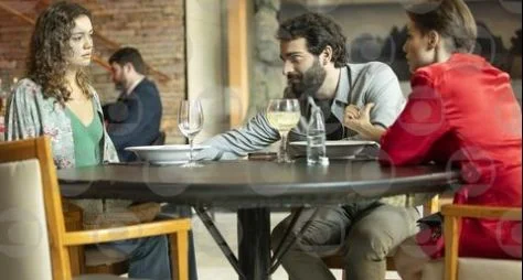 Letícia Colin e Humberto Carrão falam sobre novo bloco de capítulos de "Todas as Flores"