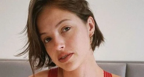 Após troca de personagem, Agatha Moreira será vilã viciada em remédios em "Terra Vermelha"