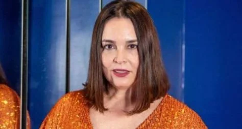  Suzy Rêgo elogia Todas as Flores como um "projeto avassalador"