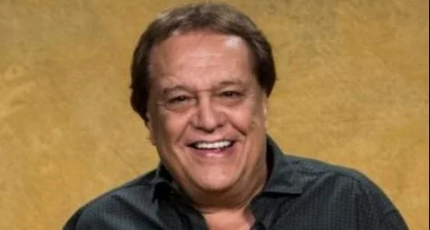 Dennis Carvalho é internado em estado gravíssimo aos 75 anos