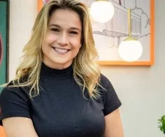 Na geladeira, Fernanda Gentil tenta continuar na Globo