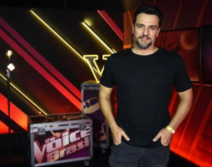 Rodrigo Lombardi deu uma 'fugidinha' de Travessia e acompanhou Final do "The Voice Brasil"