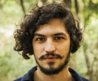 Gabriel Leone e Luis Navarro estão cotados para série brasileira sobre super-herói
