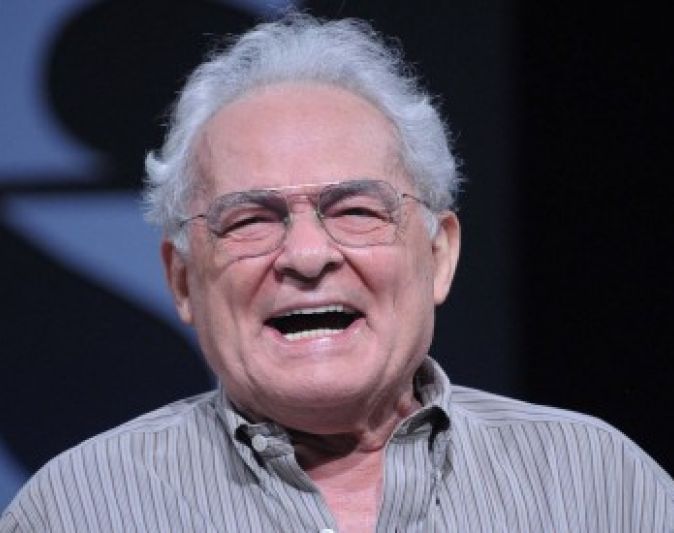 Othon Bastos comemora 90 anos em participação em filme em sua homenagem 