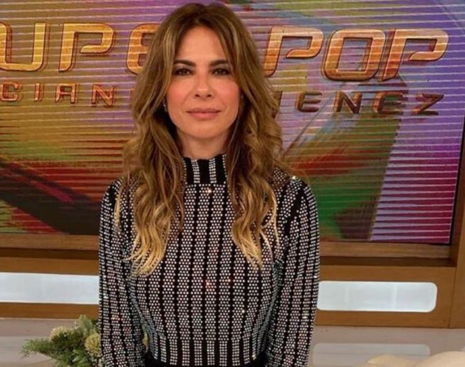 Luciana Gimenez confessa que espera por propostas para deixar a RedeTV!