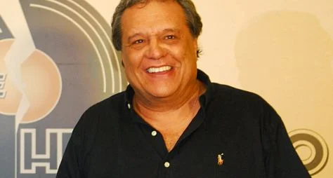Dennis Carvalho recebe alta depois de ficar mais de um mês internado