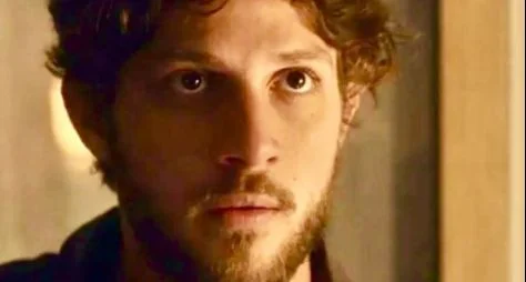 "Travessia":  Ari dá golpe em Chiara e deixa Guerra em alerta