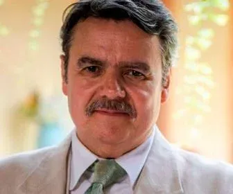 Cassio Gabus Mendes dará vida a um vilão no remake de "Elas por Elas"