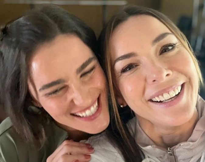 Regiane Alves e Priscila Sztejnman gravarão novas cenas de beijo para "Vai na Fé"