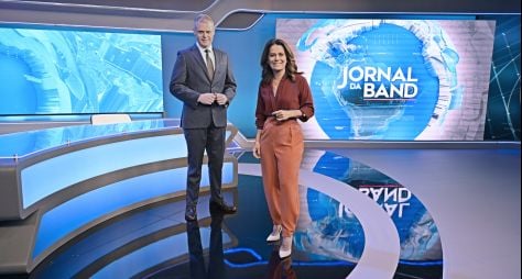 Eduardo Oinegue e Adriana Araújo estreiam nova fase do "Jornal da Band"