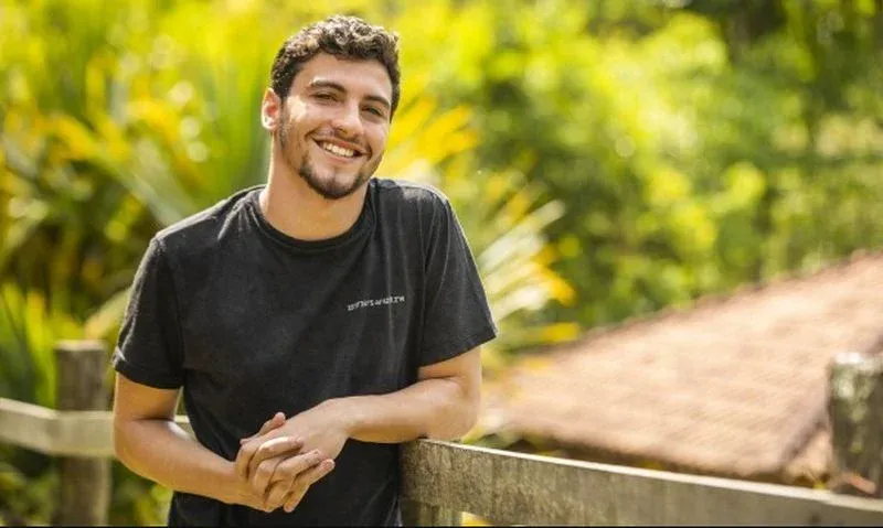 Protagonista de "A Vida Pela Frente", Henrique Barreira celebra ótima fase profissional