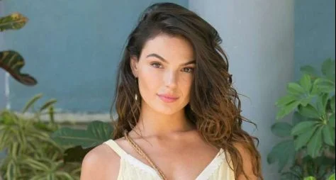 Após deixar a TV Globo, Isis Valverde descarta volta às novelas