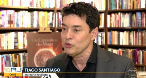 Novelista Tiago Santiago entrega projetos para avaliação do GloboPlay e da Netflix