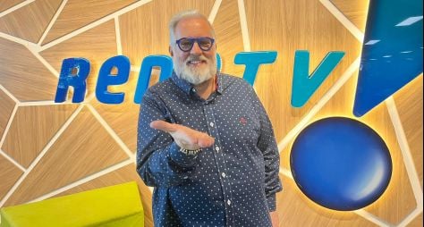 Leão Lobo é o novo contratado da RedeTV! e estreia nesta segunda-feira (21)