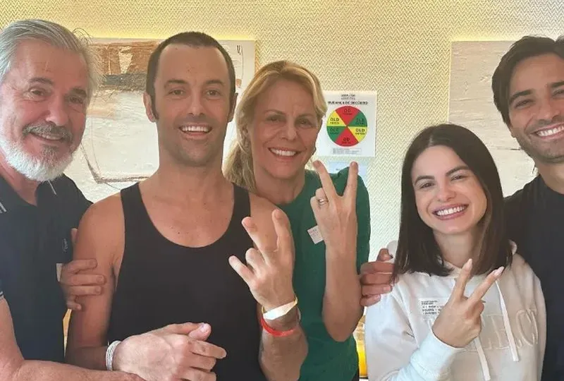 Mãe de Kayky Brito posta primeiras fotos do filho após alta hospitalar