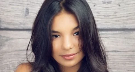 Mell Muzzillo, influenciadora e atriz, fará sua estreia no remake de "Renascer