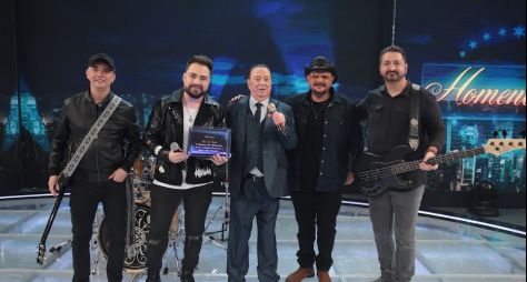 "Programa Raul Gil" homenageia a banda Rosa de Saron por seus 35 anos de carreira