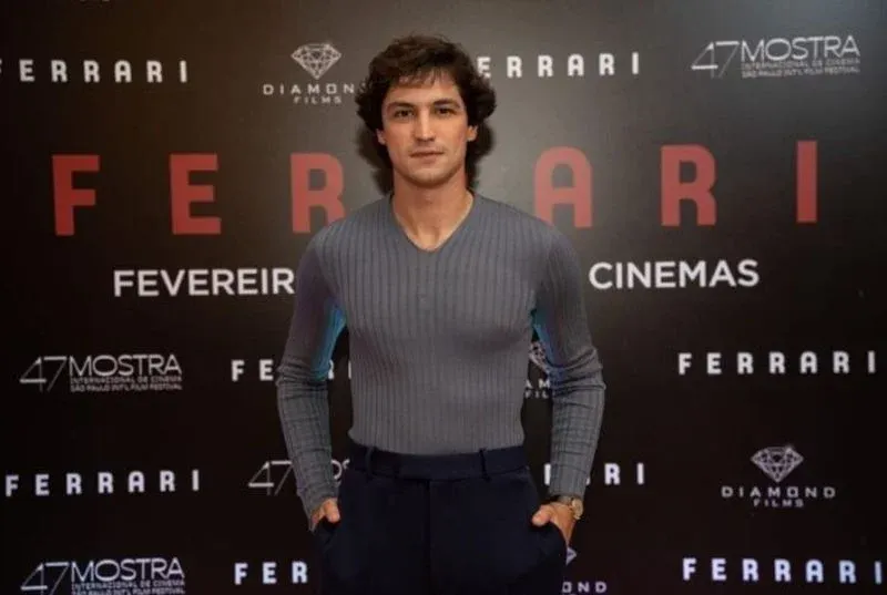 Gabriel Leone desconversa sobre convite para "Mania de Você": "Quero descansar, parar um pouco e planejar os próximos passos"