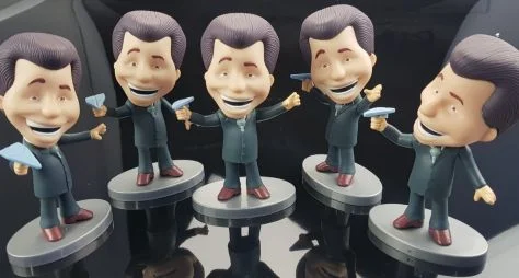Em parceria com a marca Fandom Box, SBT lança boneco do apresentador Silvio Santos