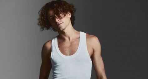 Jesuíta Barbosa viverá Ney Matogrosso nos cinemas com a cinebiografia “Homem com H”