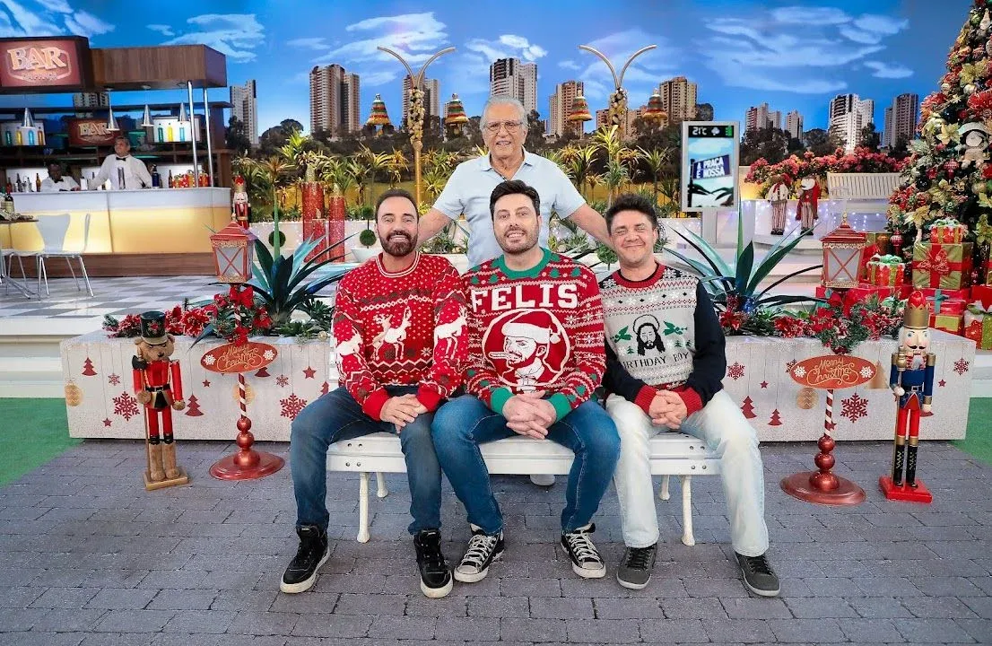 Danilo Gentili, Oscar Filho e Diogo Portugal estarão em “A Praça é Nossa” desta quinta-feira para uma esquete de Natal