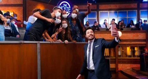 SBT assegura Danilo Gentili por mais dois anos à frente do "The Noite"