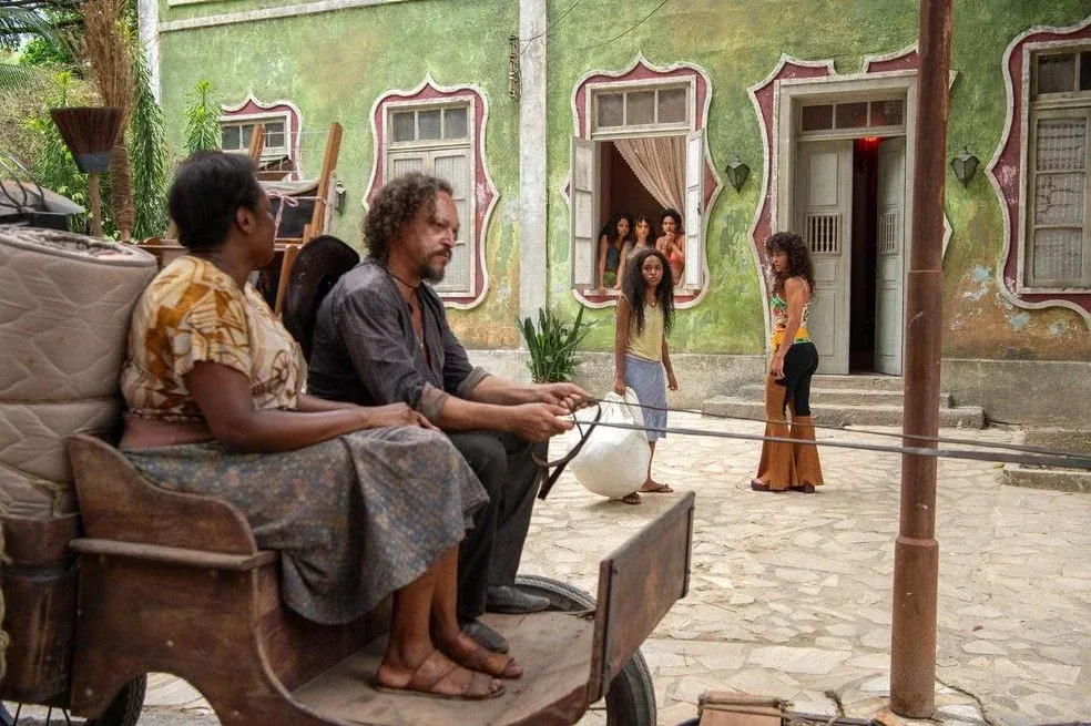 Renascer: Santinha é abandonada na casa de Jacutinga