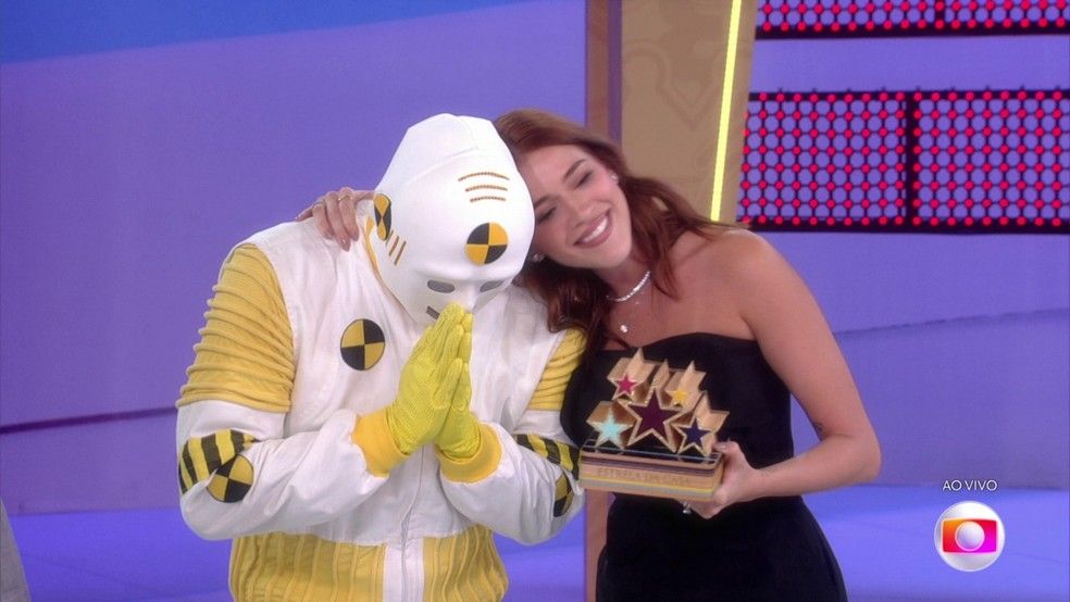 Ana Clara recebe mimo de dummy. Foto: Globo