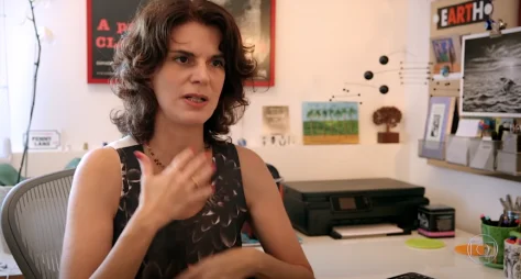 Globo: Lícia Manzo apresenta nova sinopse para o horário das seis