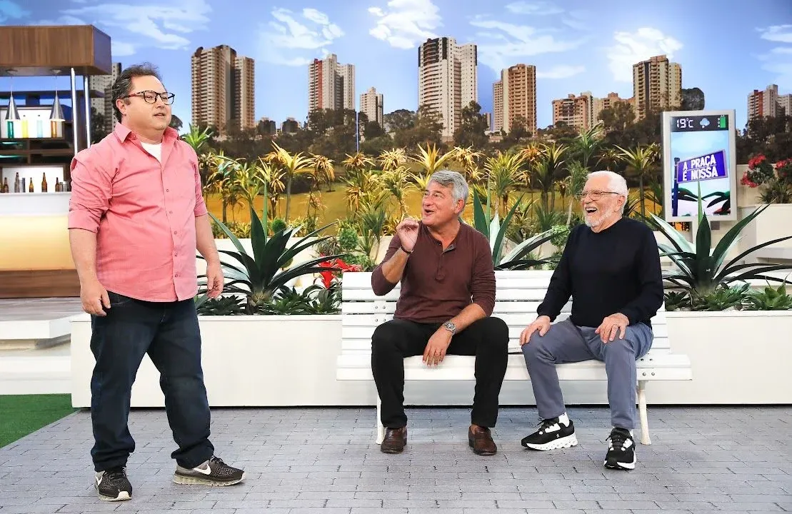 "A Praça é Nossa" recebe Cleber Machado e Kleber Bambam em programa inédito