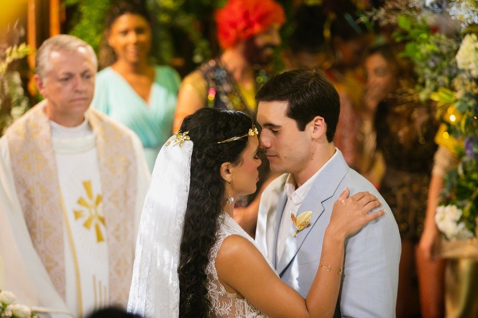 Luna e Miguel se casam. Foto: Bella Pinheiro/Globo