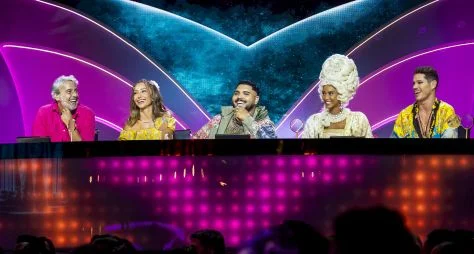 "The Masked Singer" tem Alexandre Borges como jurado convidado e apresentação da segunda fantasia virtual
