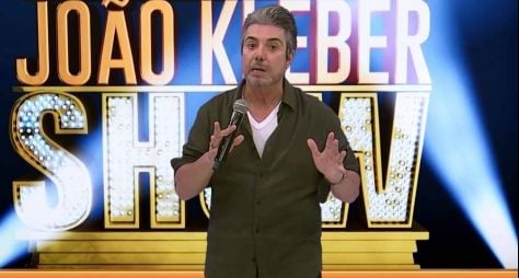RedeTV! altera grade de programação do domingo e antecipa o horário do "João Kléber Show"