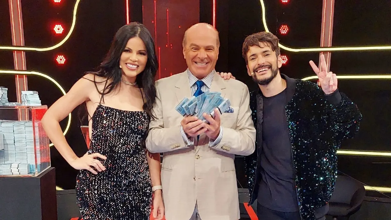 No "Mega Senha Power", Markelly Oliveira revela bastidores de gravações das novelas virtuais: “Faço tudo”