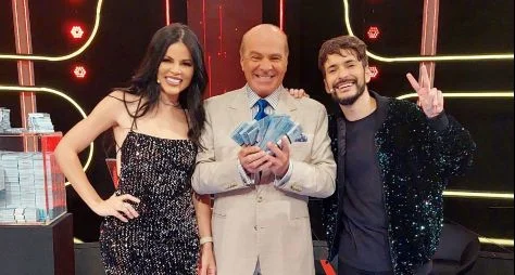 No "Mega Senha Power", Markelly Oliveira revela bastidores de gravações das novelas virtuais: “Faço tudo”