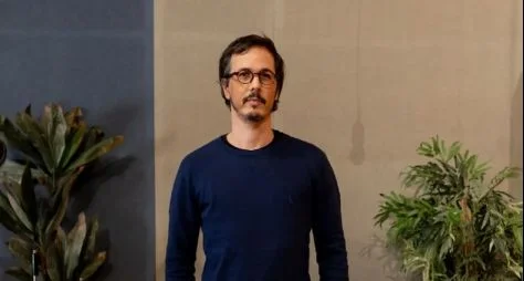 Lucas Paraizo recebe sinal verde para escrever os primeiros capítulos de uma novela curta para o GloboPlay