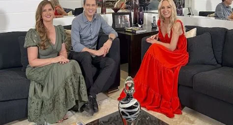 Eliana presta homenagem aos 40 anos de carreira de Celso Portiolli
