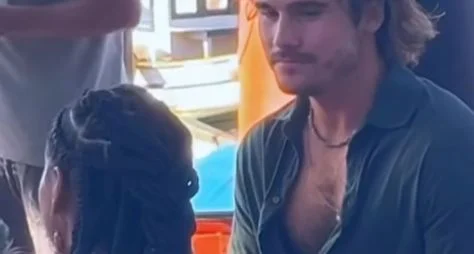 Gabz e Nicolas Prattes gravam cenas de "Mania de Você"