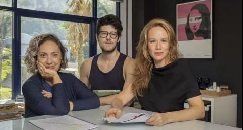 Eliane Giardini, Paulo Mendes e Mariana Ximenes nos ensaios de “Mania de Você”