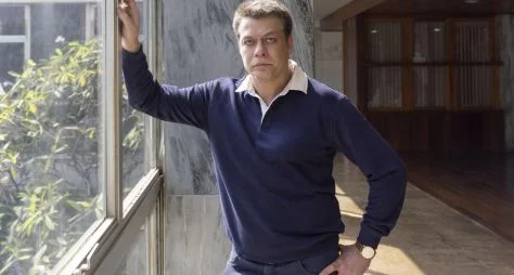 Fabio Assunção como Alfredo, pai de Luma, em "Mania de Você" 