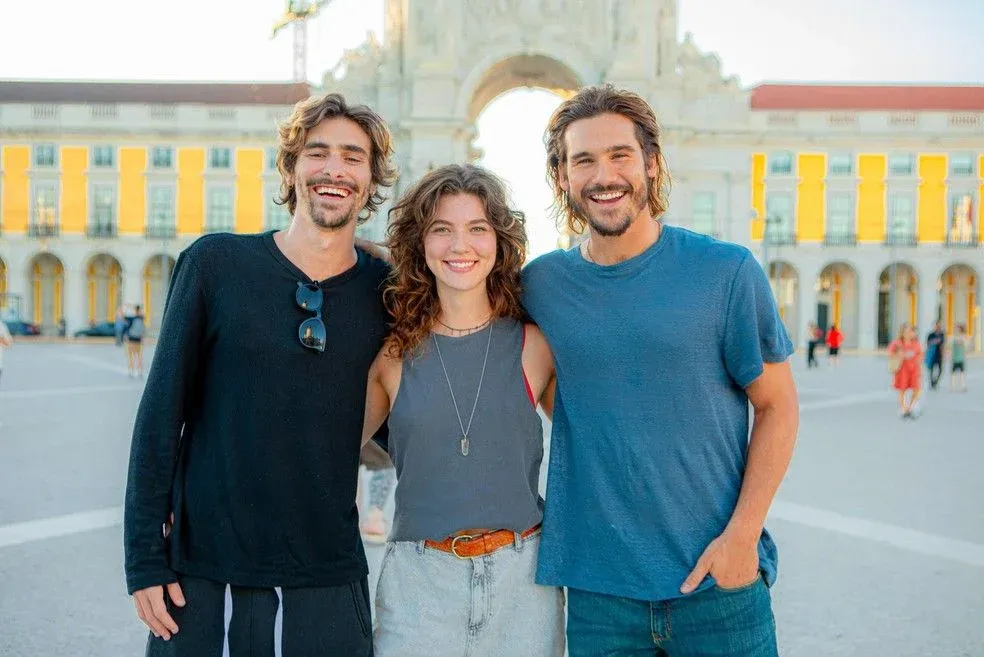 Mania de Você: Nicolas Prattes, Alanis Guillen e Bruno Montaleone falam sobre cenas gravadas em Portugal