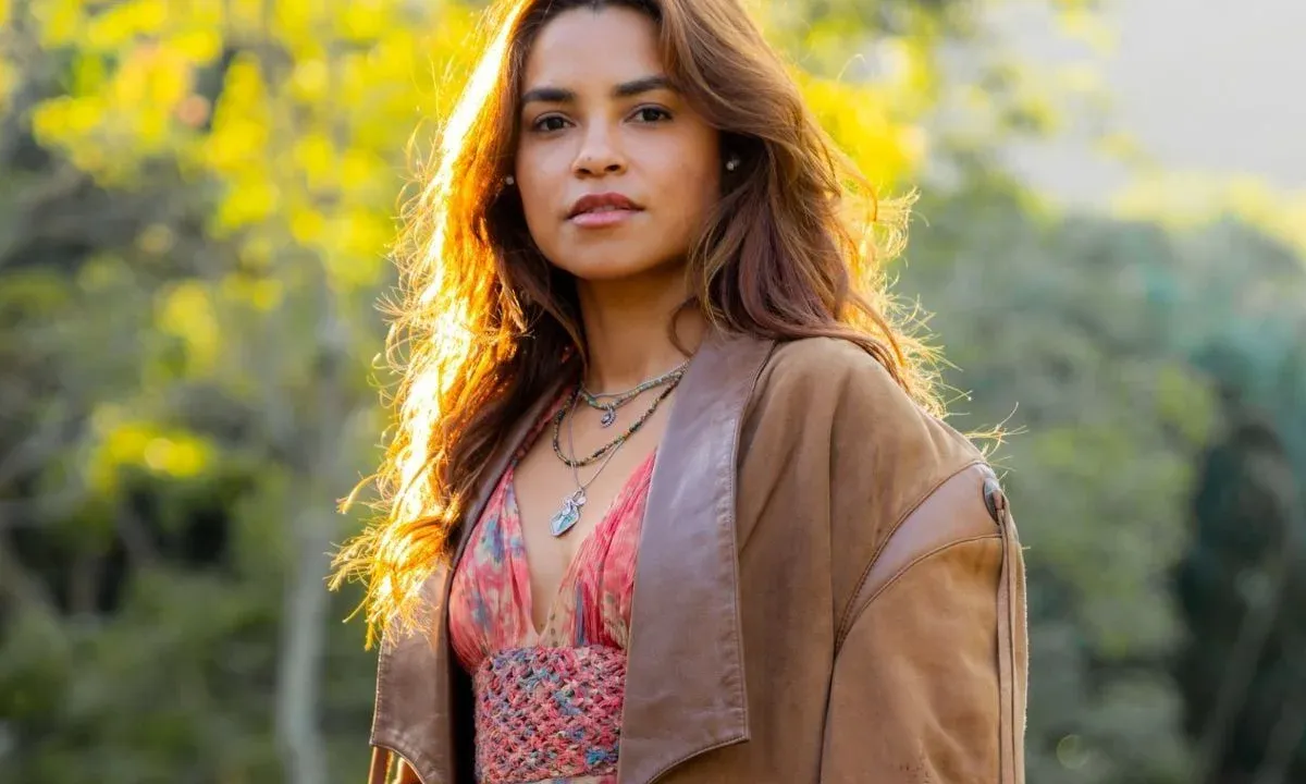 Lilith (Lucy Alves)