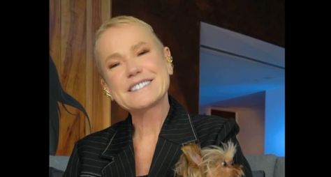 Xuxa grava quadro sobre adoção de animais para o "Fantástico"