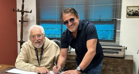 Carlos Alberto de Nóbrega e Marcelo de Nóbrega renovam contrato com o SBT