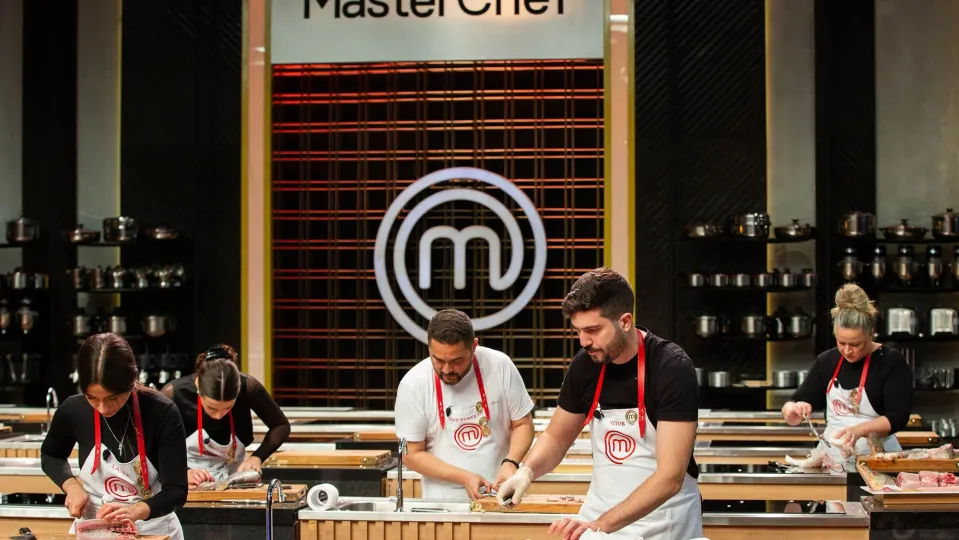“MasterChef Brasil” define os dois finalistas da temporada com provas complexas